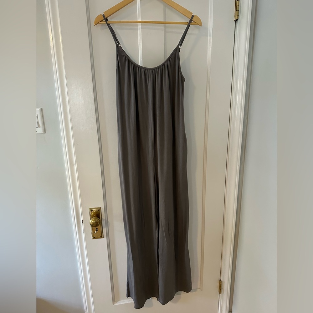 Socialite Jumpsuit Size XS Gray